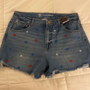 No boundaries high rise reach for the stars jean shorts new with tag 🇺🇸 🎇